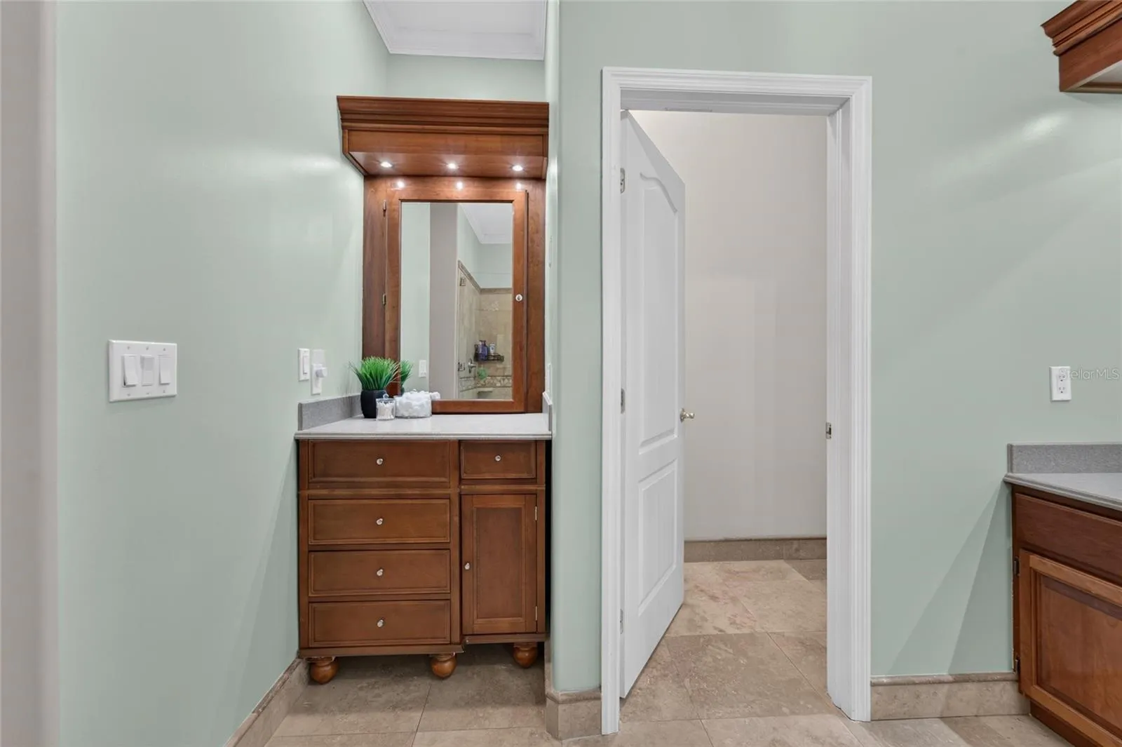 Primary bedroom ensuite