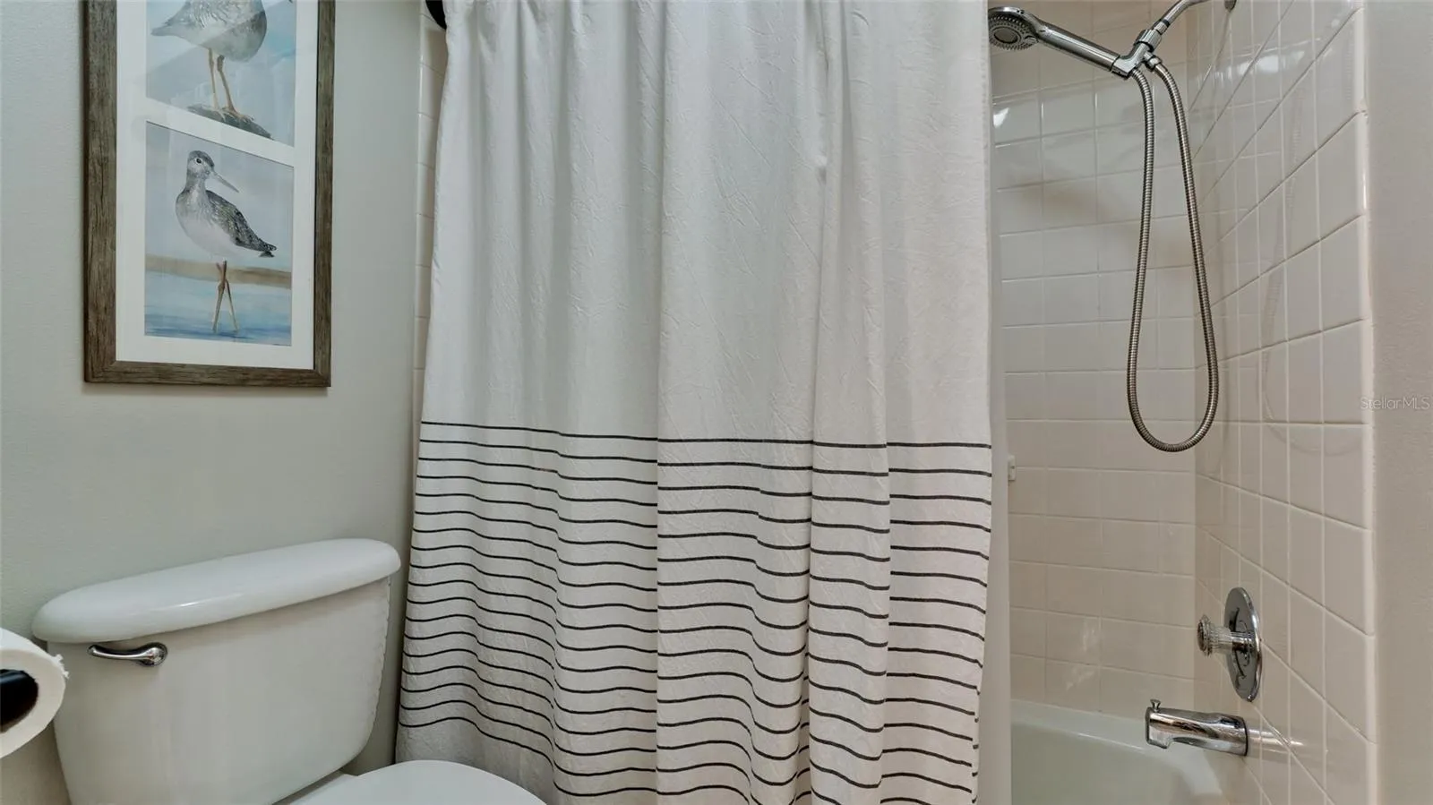 Tub in primary bathroom