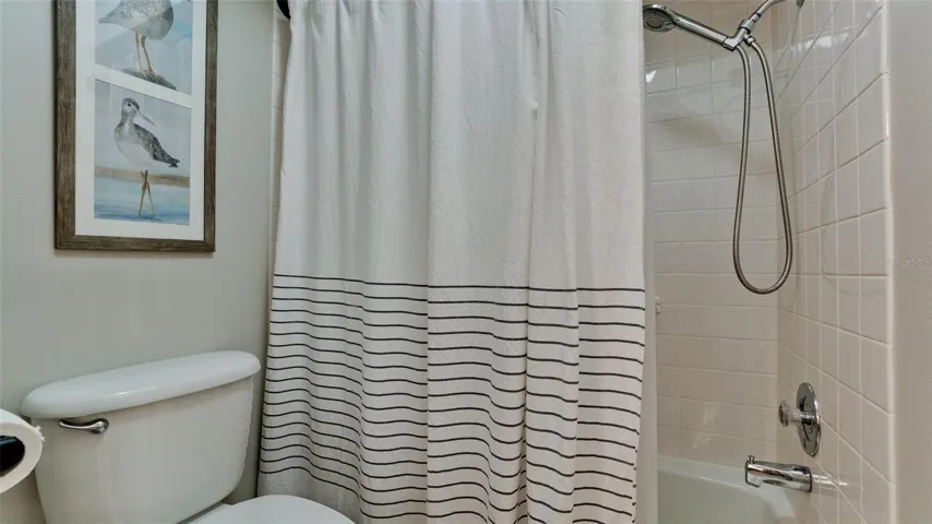 Tub in primary bathroom