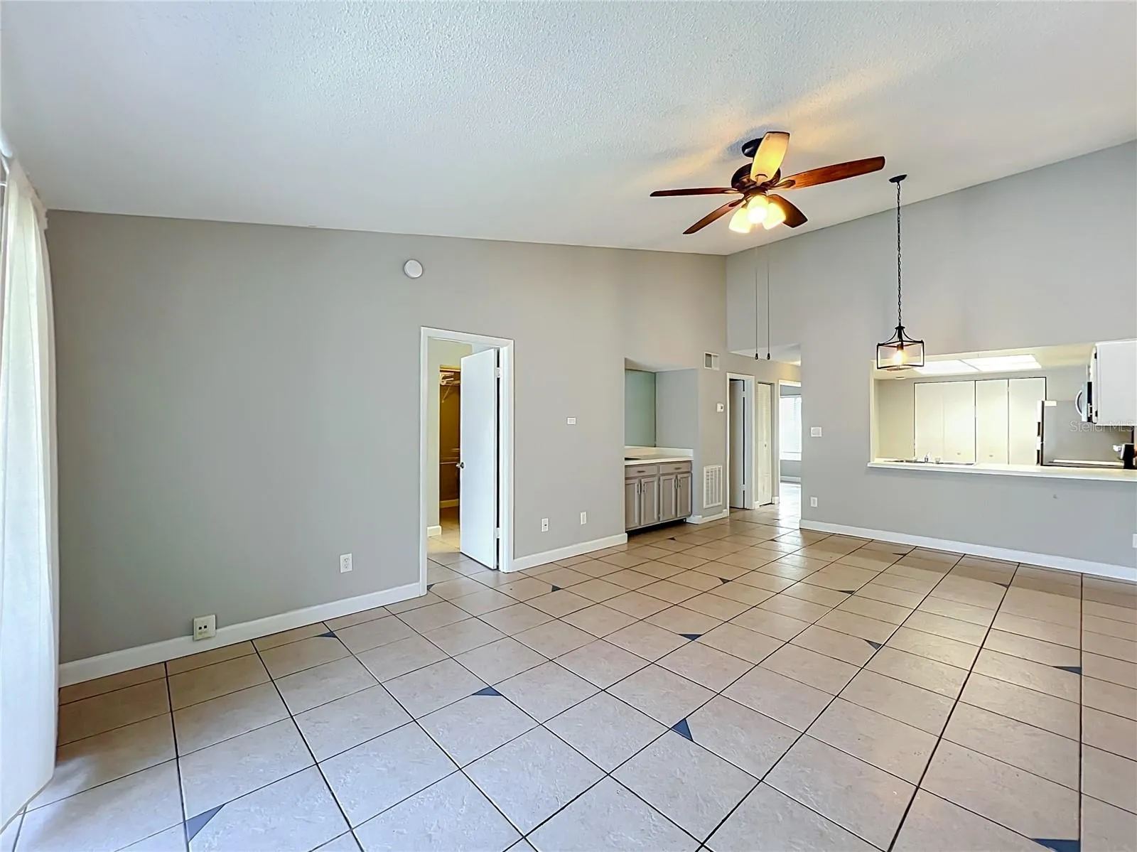 4370 White Pine Ave, Orlando FL 32811
