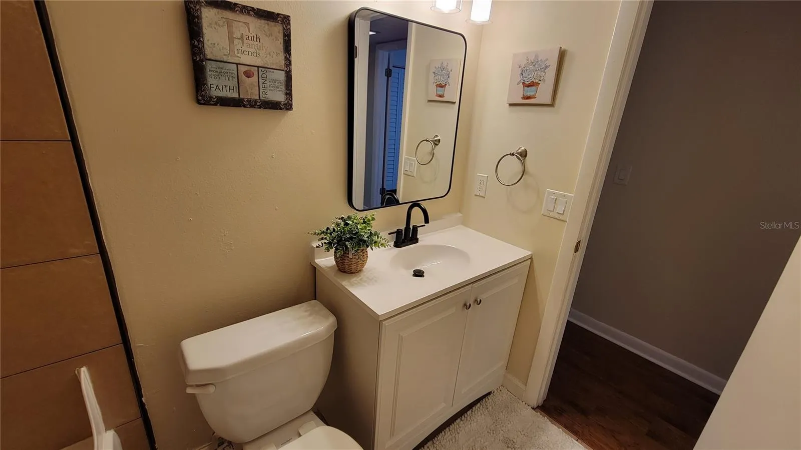 Guess Bathroom