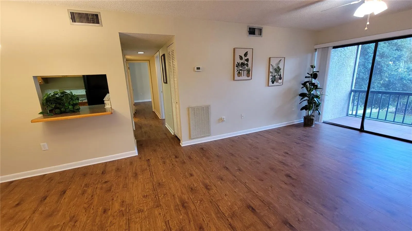 Dinning &amp; Living Room