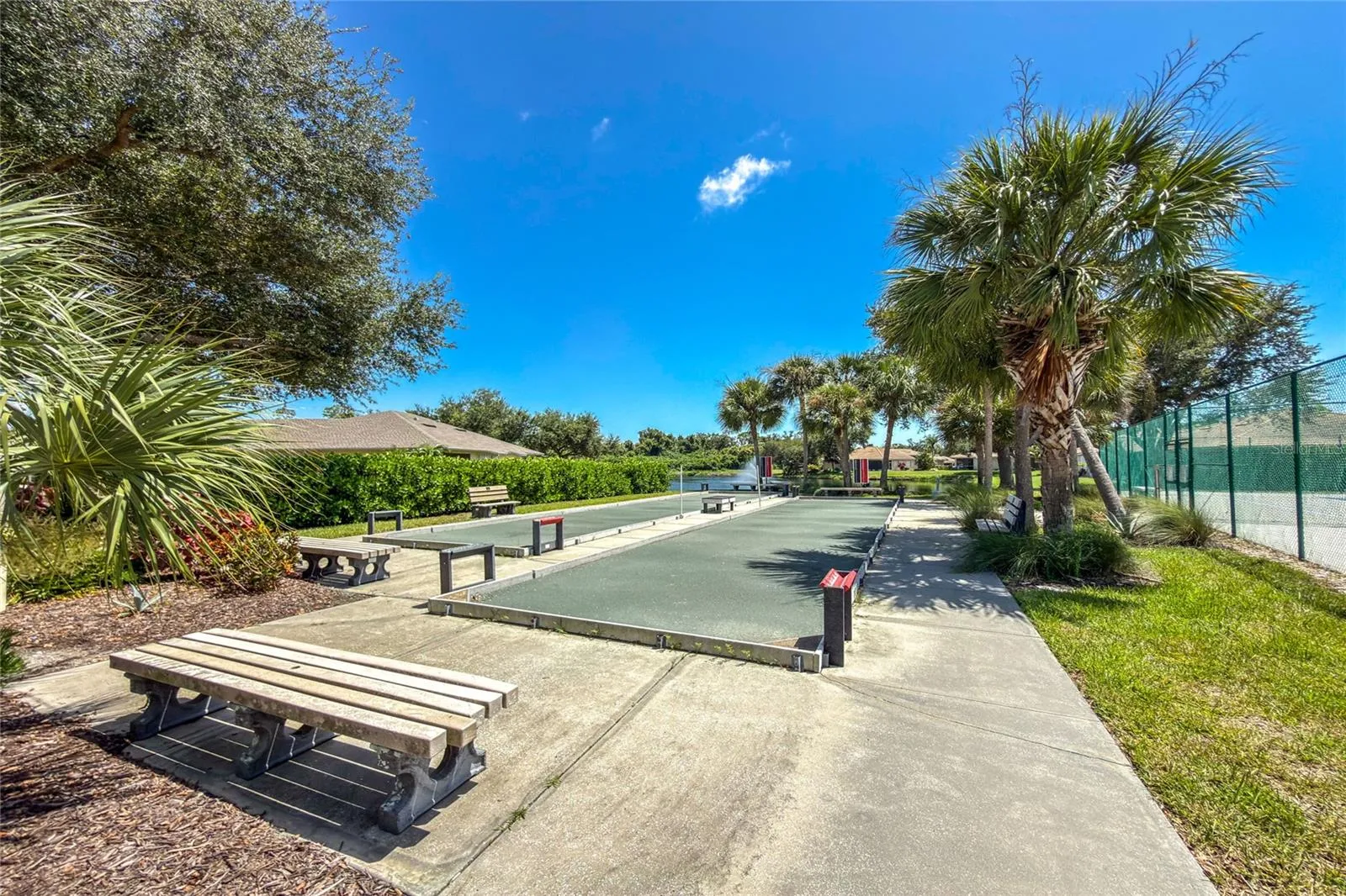 Oak Forest Amenities