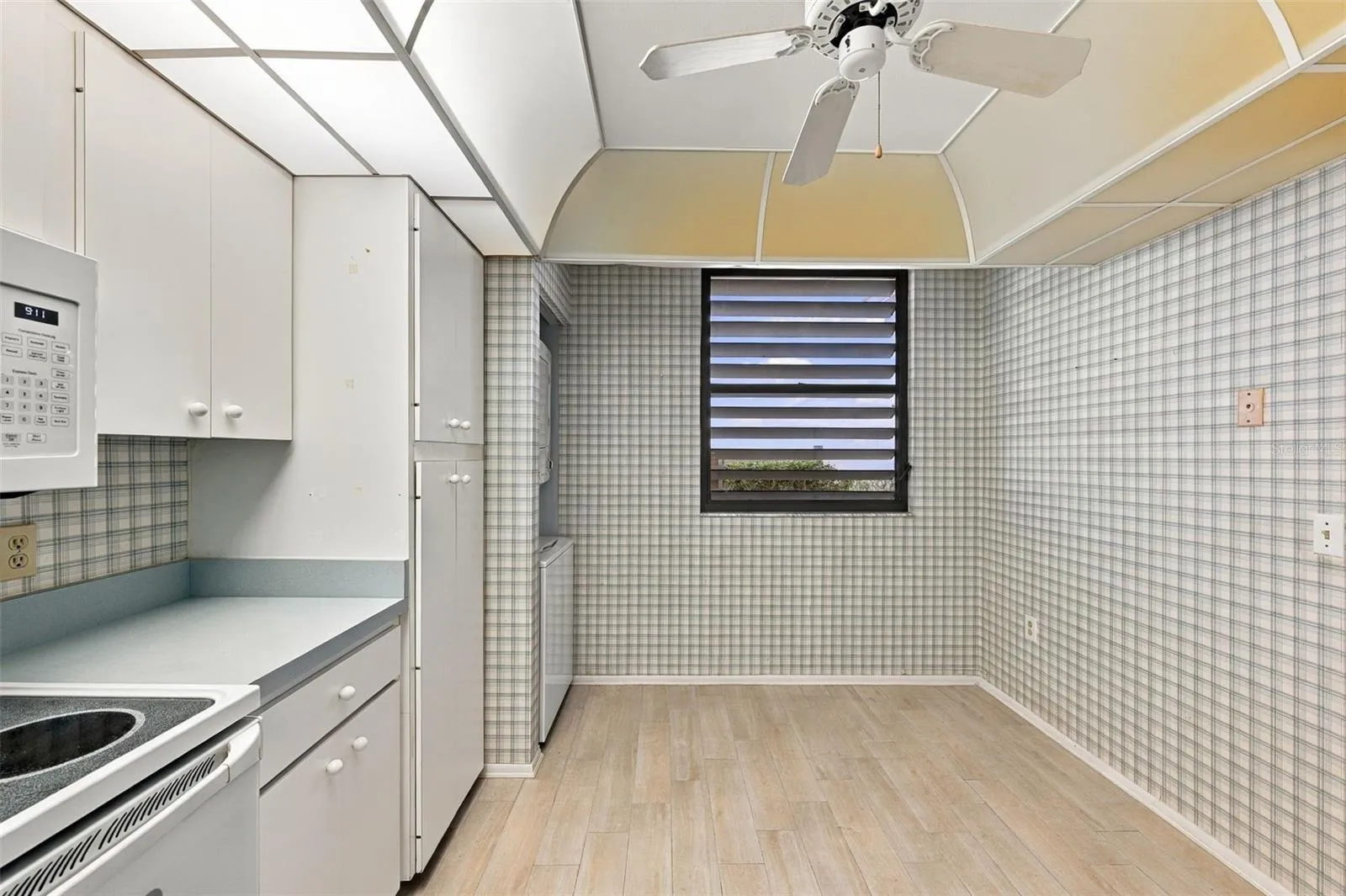 Eat-in kitchen