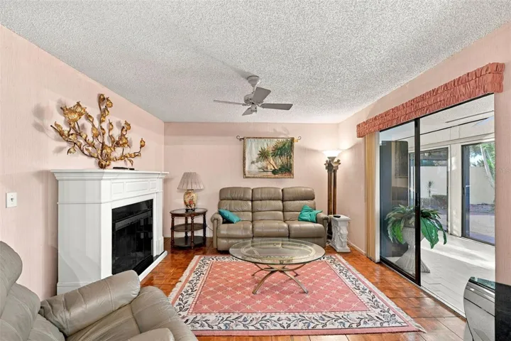 3rd bedroom/den