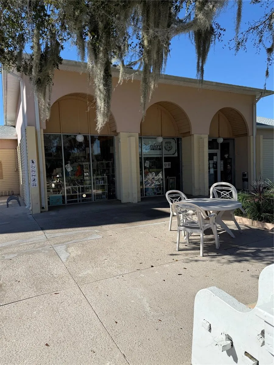 Community Trifty Store