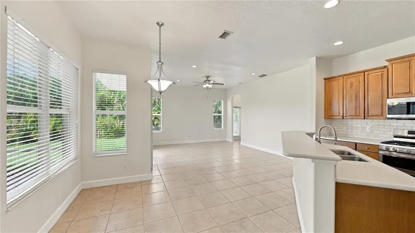 Family Room | Breakfast Area