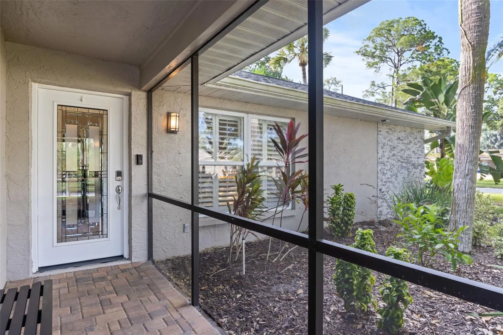 Screen enclosed front entry