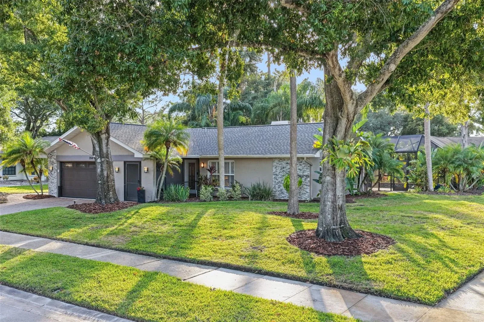Ample corner lot