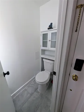 Powder bath downstairs