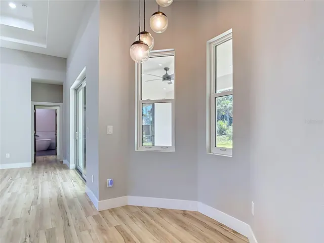 Breakfast room/Dinnette
