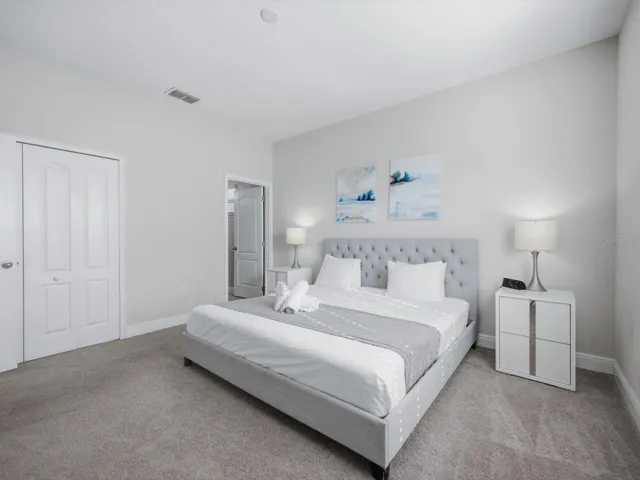 Downstairs ensuite bedroom 1
