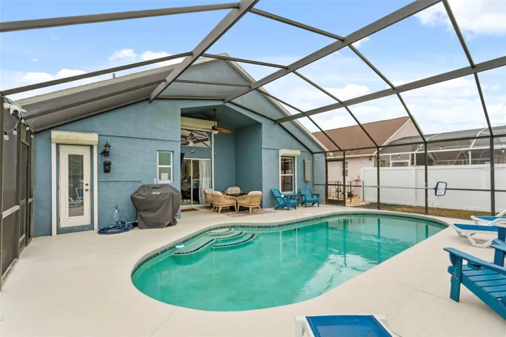 Beautiful heated Pool freshly painted deck and no rear facing neighbors