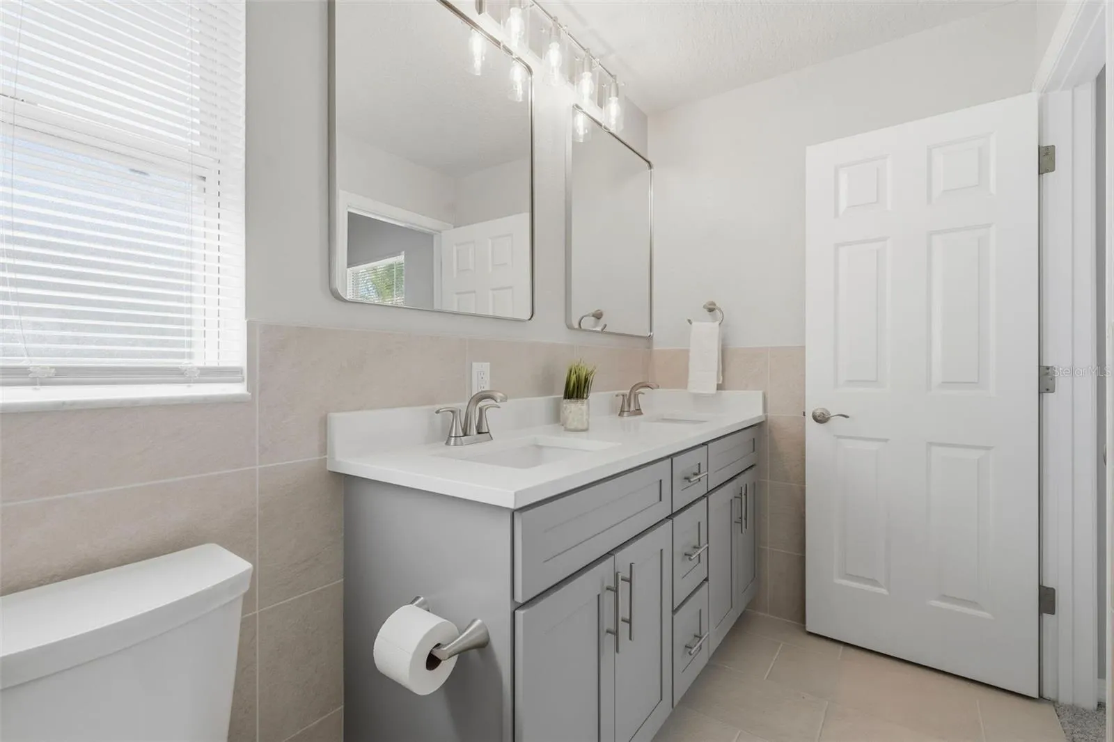 Primary En-Suite bathroom