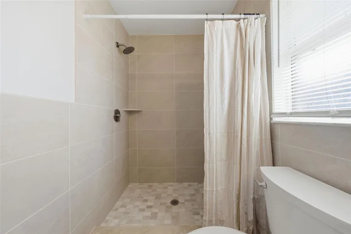 Primary En-Suite bathroom
