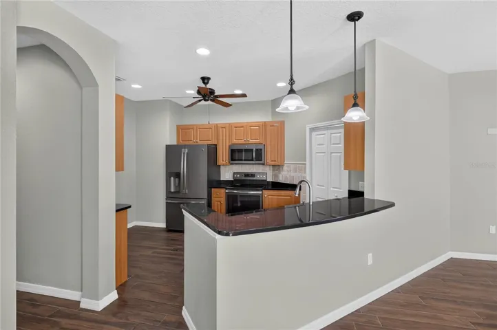 KITCHEN WITH BAR