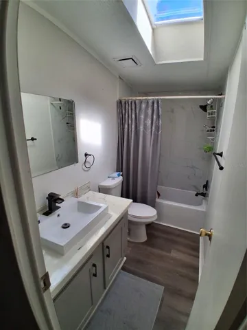 Notice the recently updated guest bathroom.