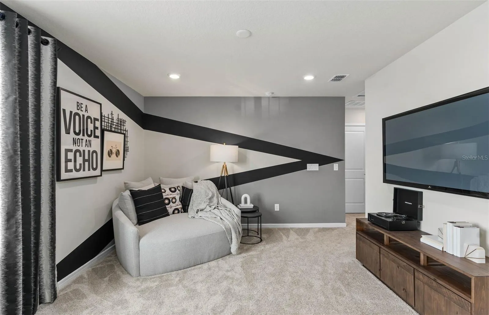 Model Home Design Only. Pictures and furnishings are for illustrative purposes only. Elevations, colors and options may vary. Furniture is for model home staging only.