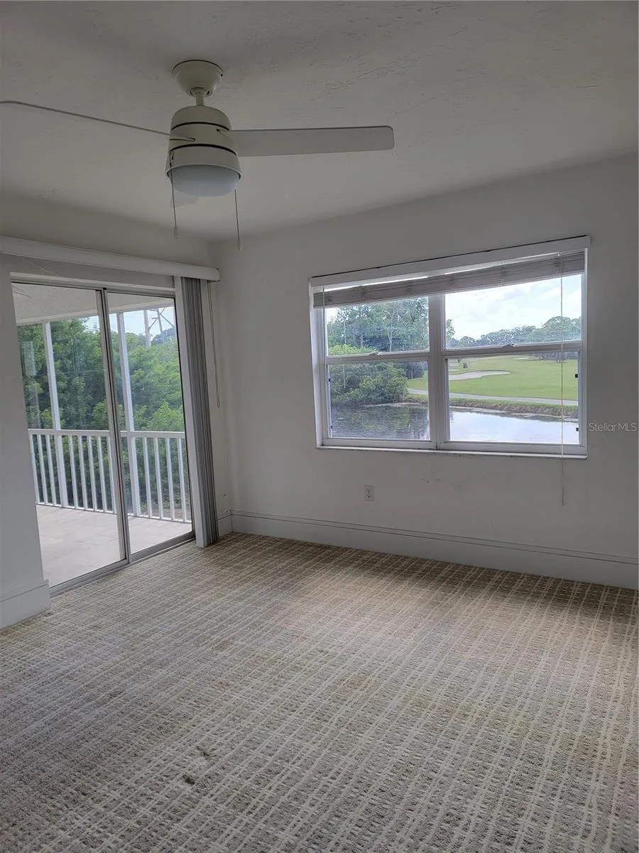 Dual aspect primary bedroom