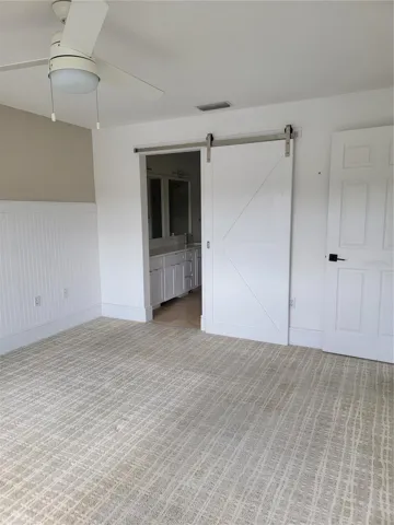 Door from primary bedroom to en-suite