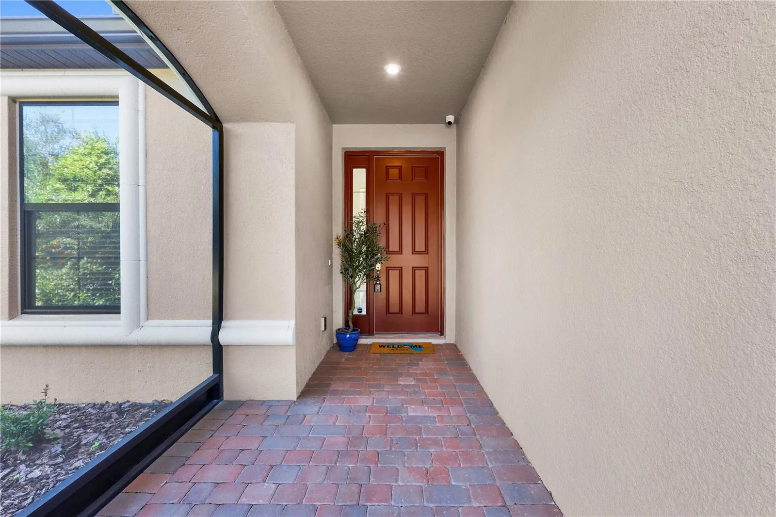 SCREENED FRONT PORCH