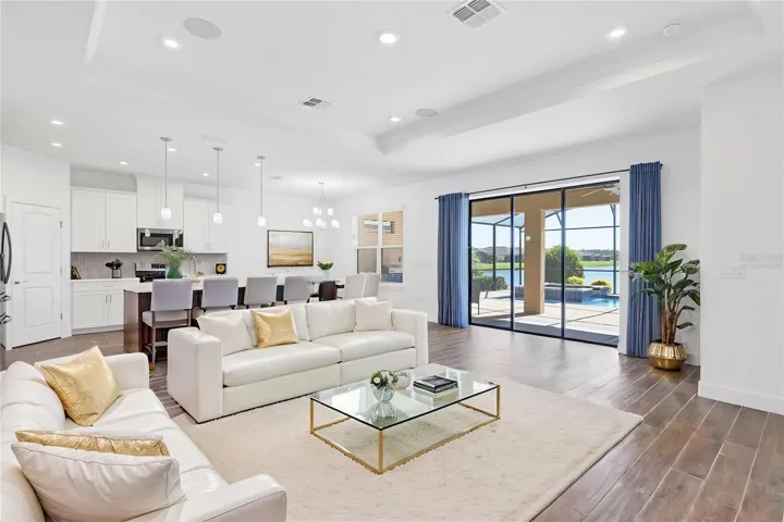 WATER VIEW “virtually staged”