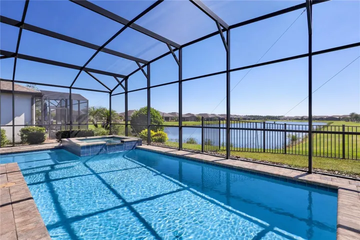 POOL HOME WITH STUNNING WATERVIEW