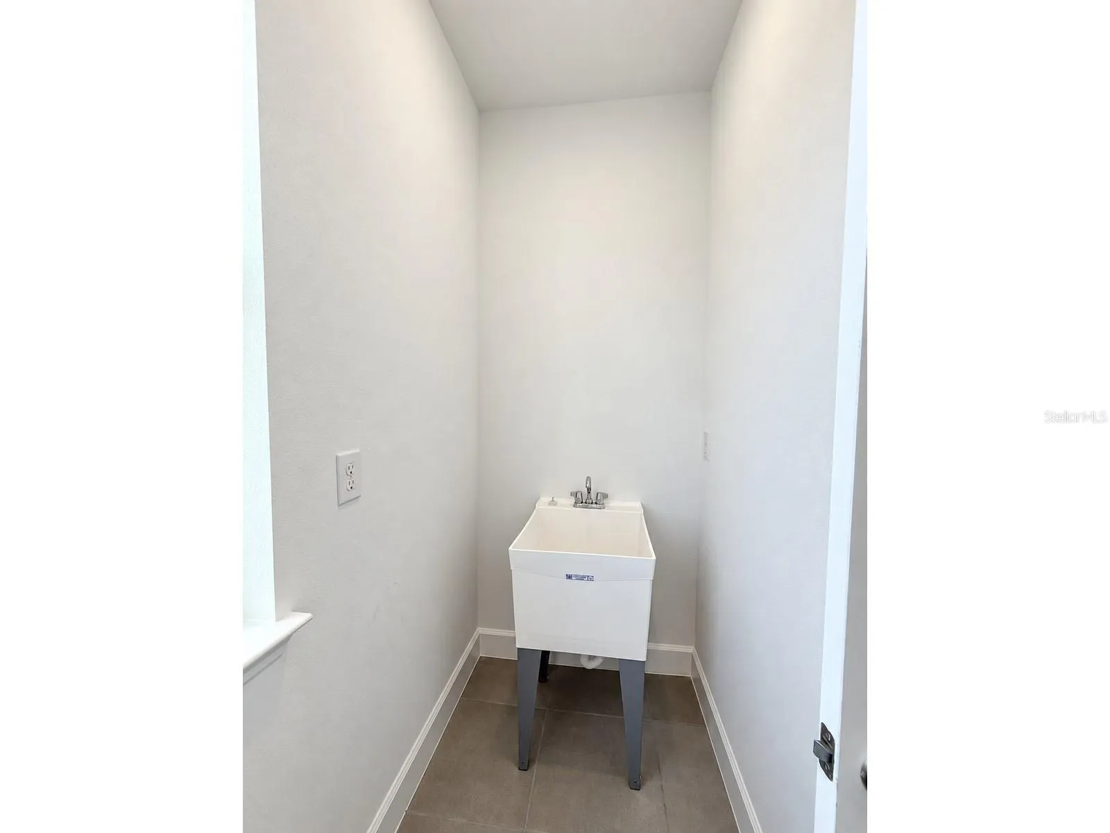Main house: utility sink