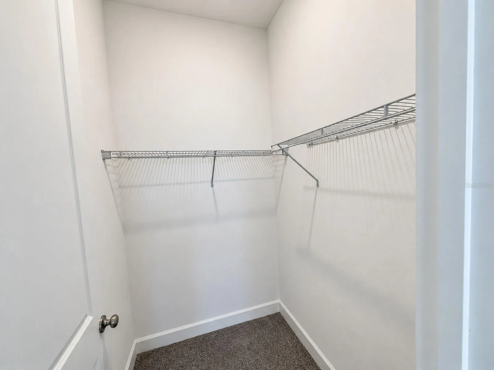 Main house: first-floor bedroom walk-in closet