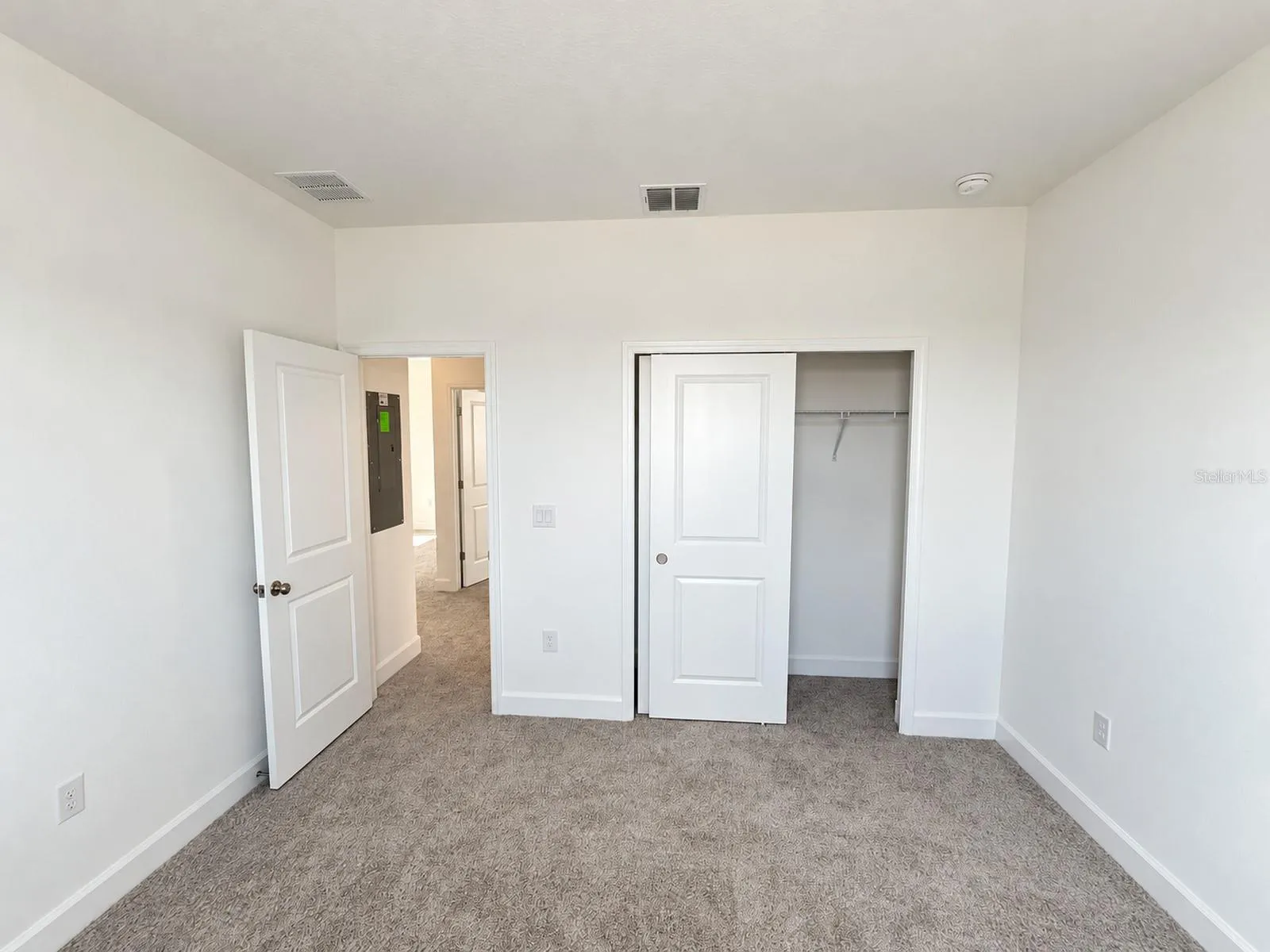 Main house: bedroom with closet