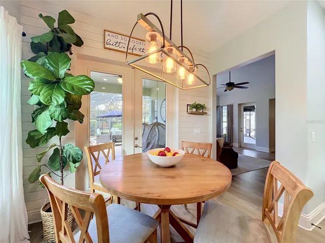 Breakfast nook