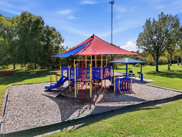 Alexandra Park playground, just down the road from 226 Alexandra Woods Drive. Nearbyneighborhood park, separate from the home.