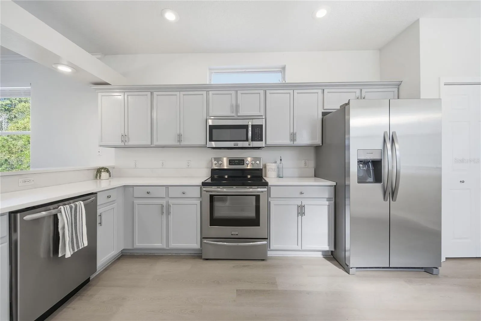 Stainless Steel Appliances Updated Cabinets