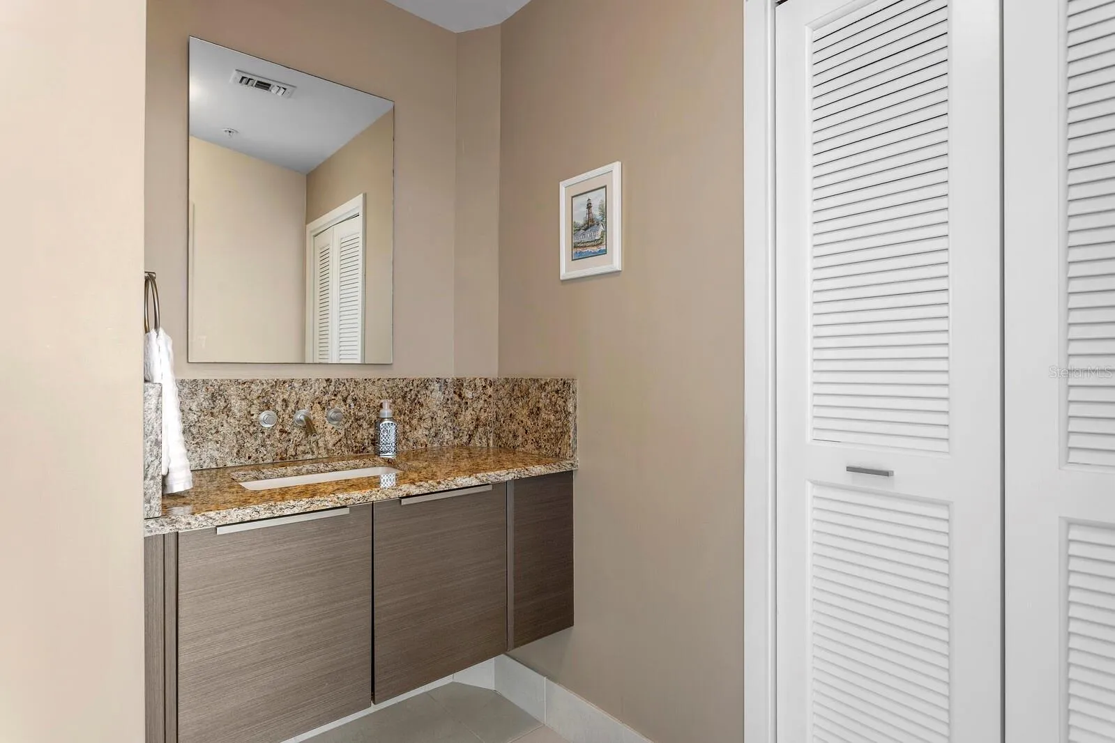 powder room