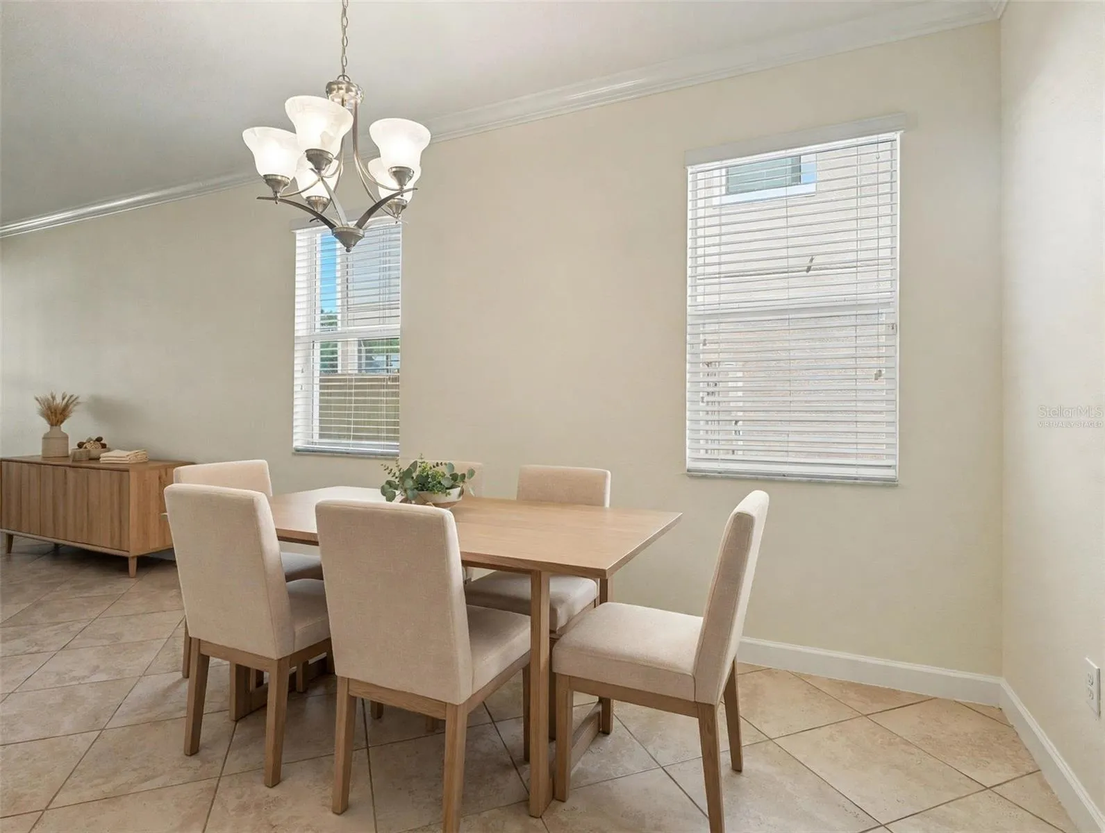 Dining Room (virtually staged)