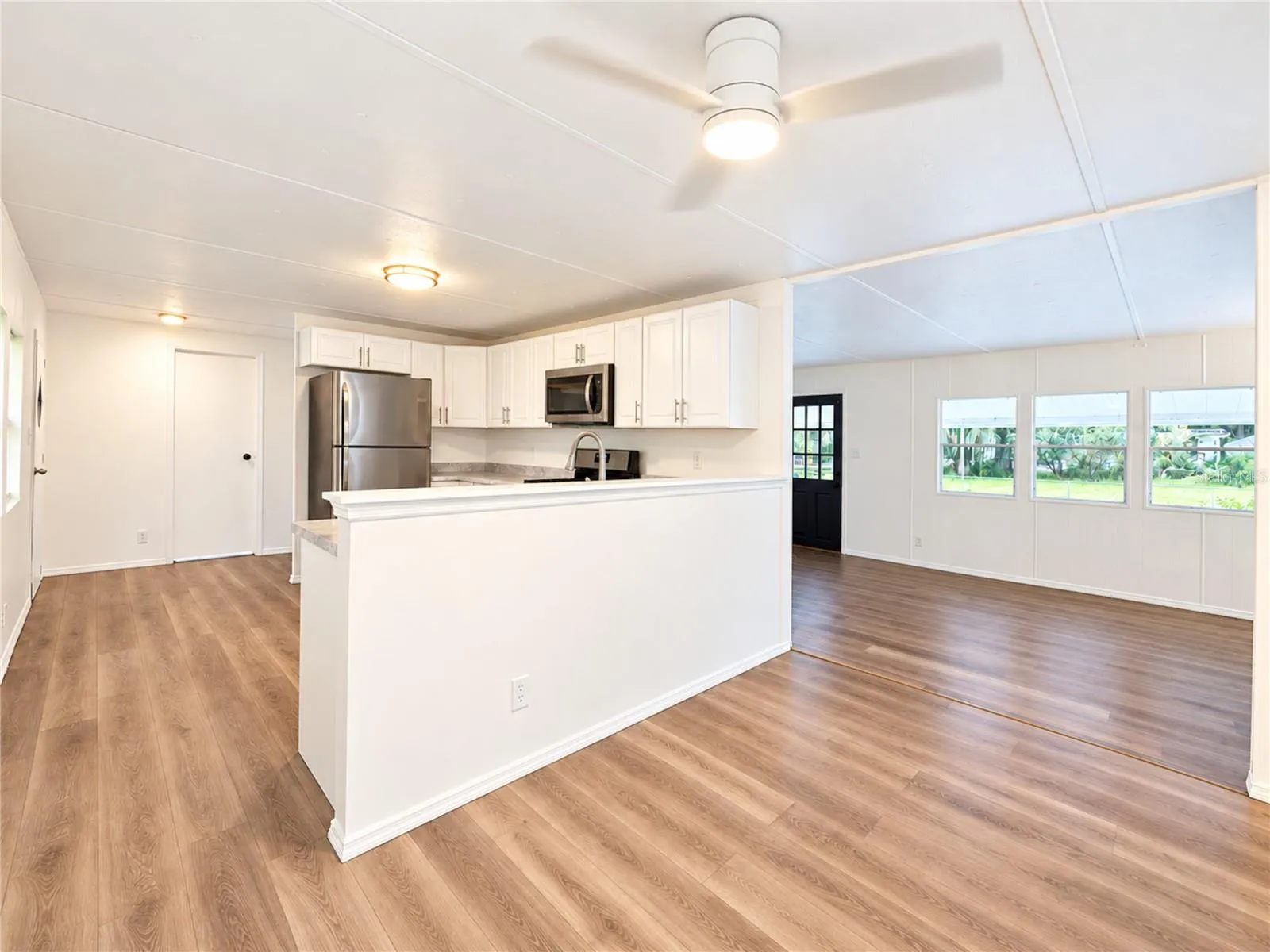 Dining/Kitchen