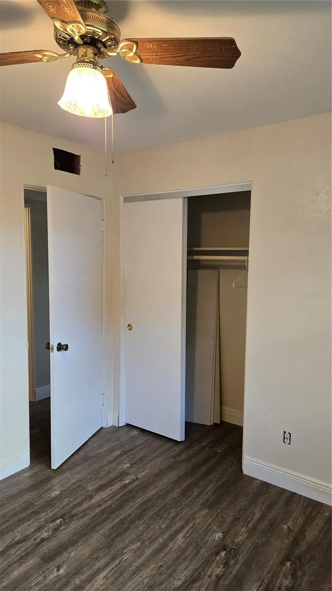 Apt 1 Bedroom 1