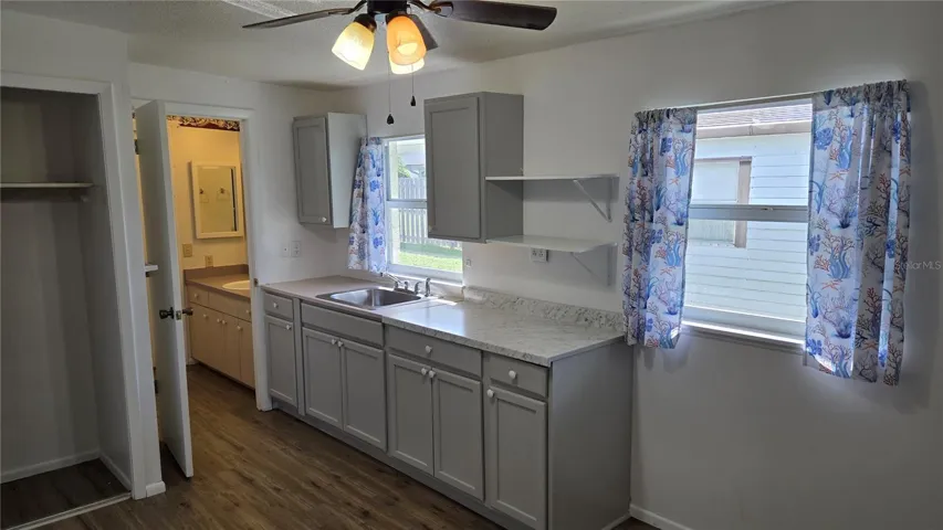Apt 2 kitchen