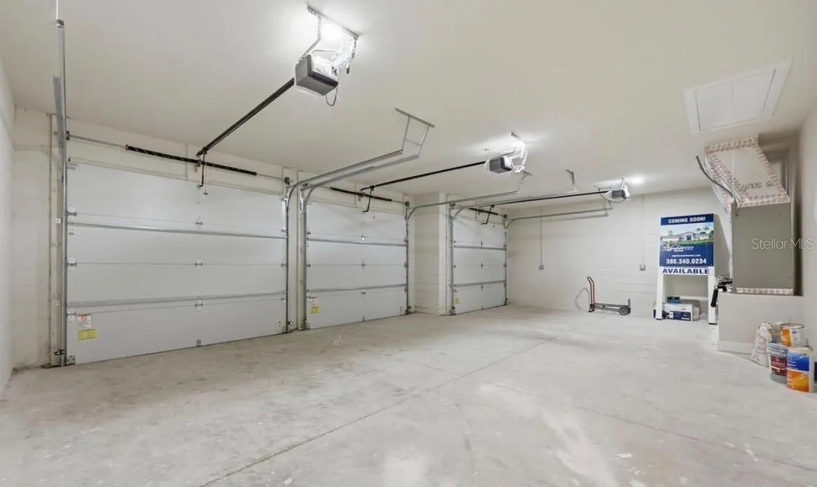 garage w 8' doors