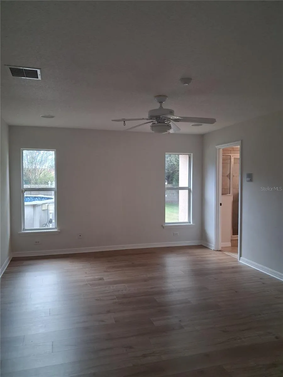 MASTER ROOM