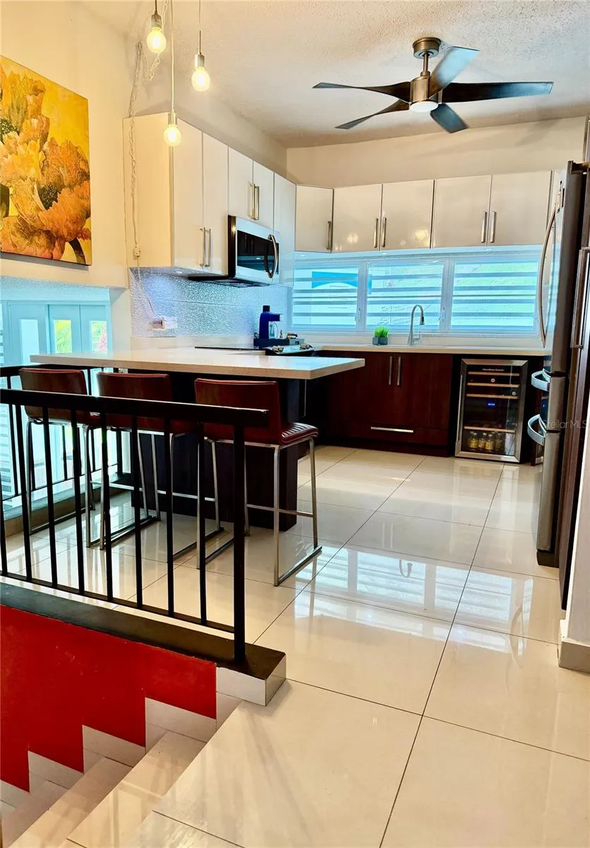 Kitchen with breakfast bar.