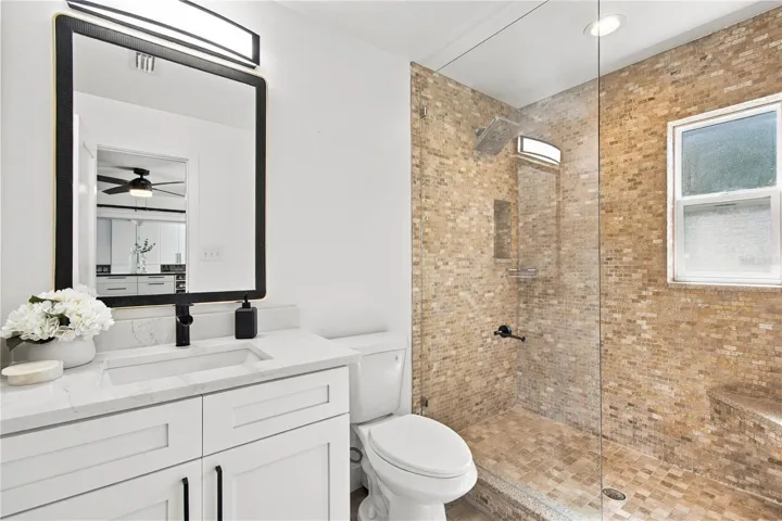 Ensuite Primary Bathroom