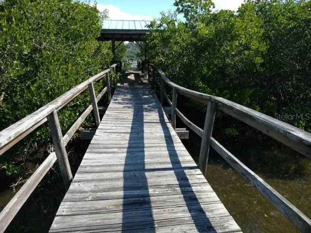 Dock