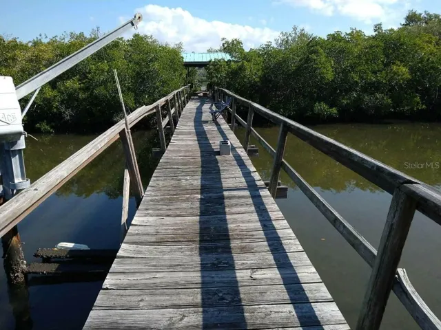 Dock