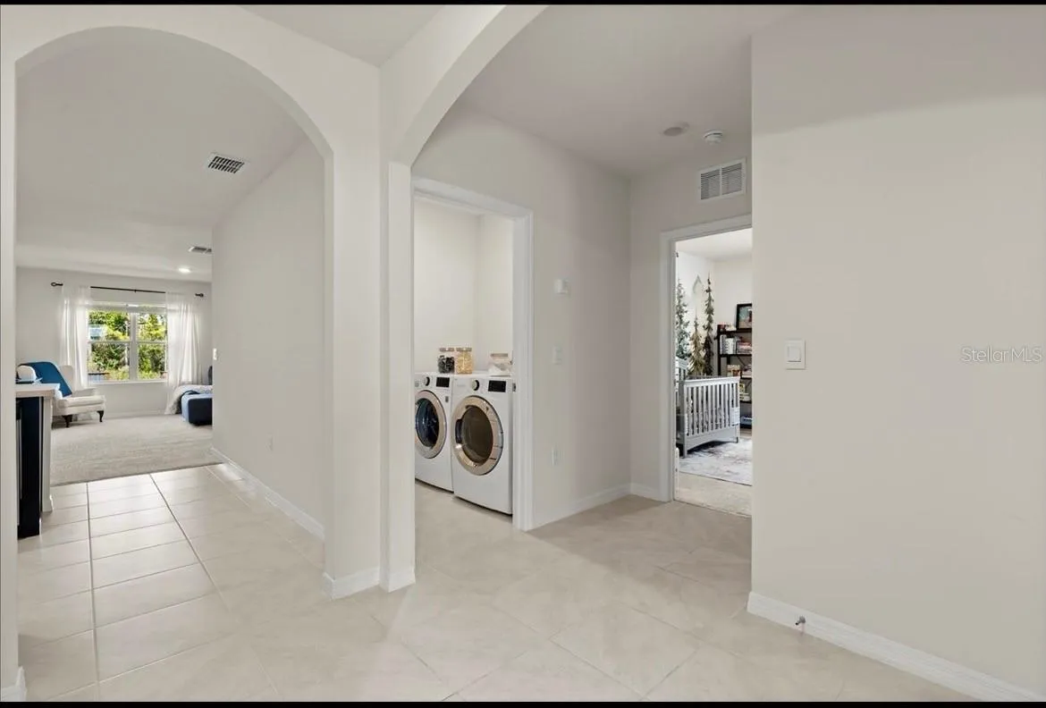 Foyer Split bedrooms