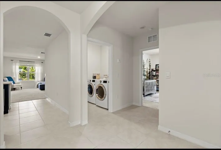 Foyer Split bedrooms