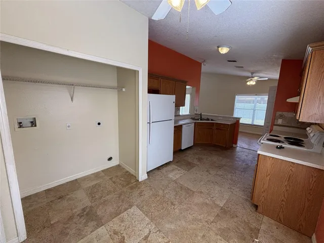 LAUNDRY & KITCHEN