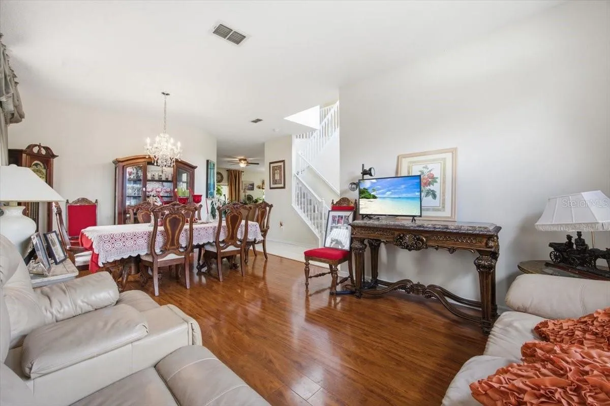 Living Room-R