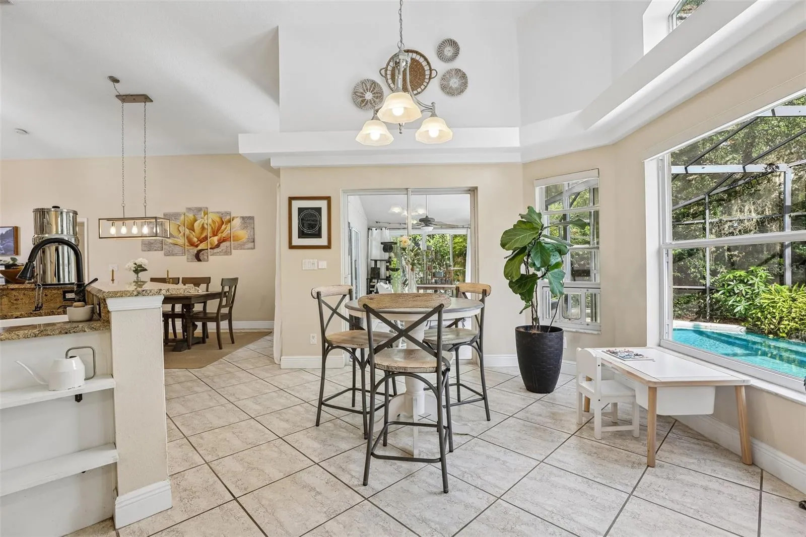 Breakfast area