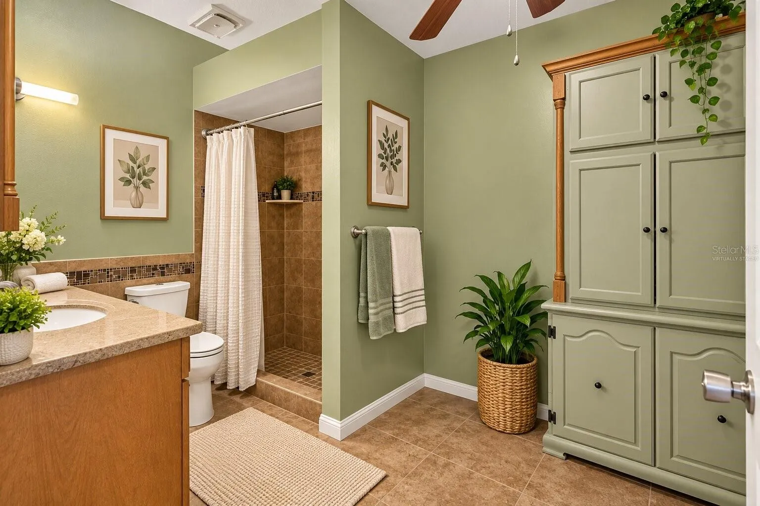 Virtually Staged Ensuite Bathroom